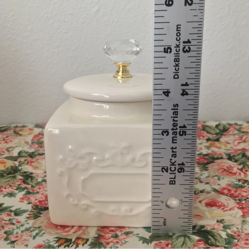 Decorative Jar with Diamond Jewel Knob